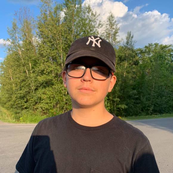 Meet your Posher, Sébastien - Picture 1 of 1